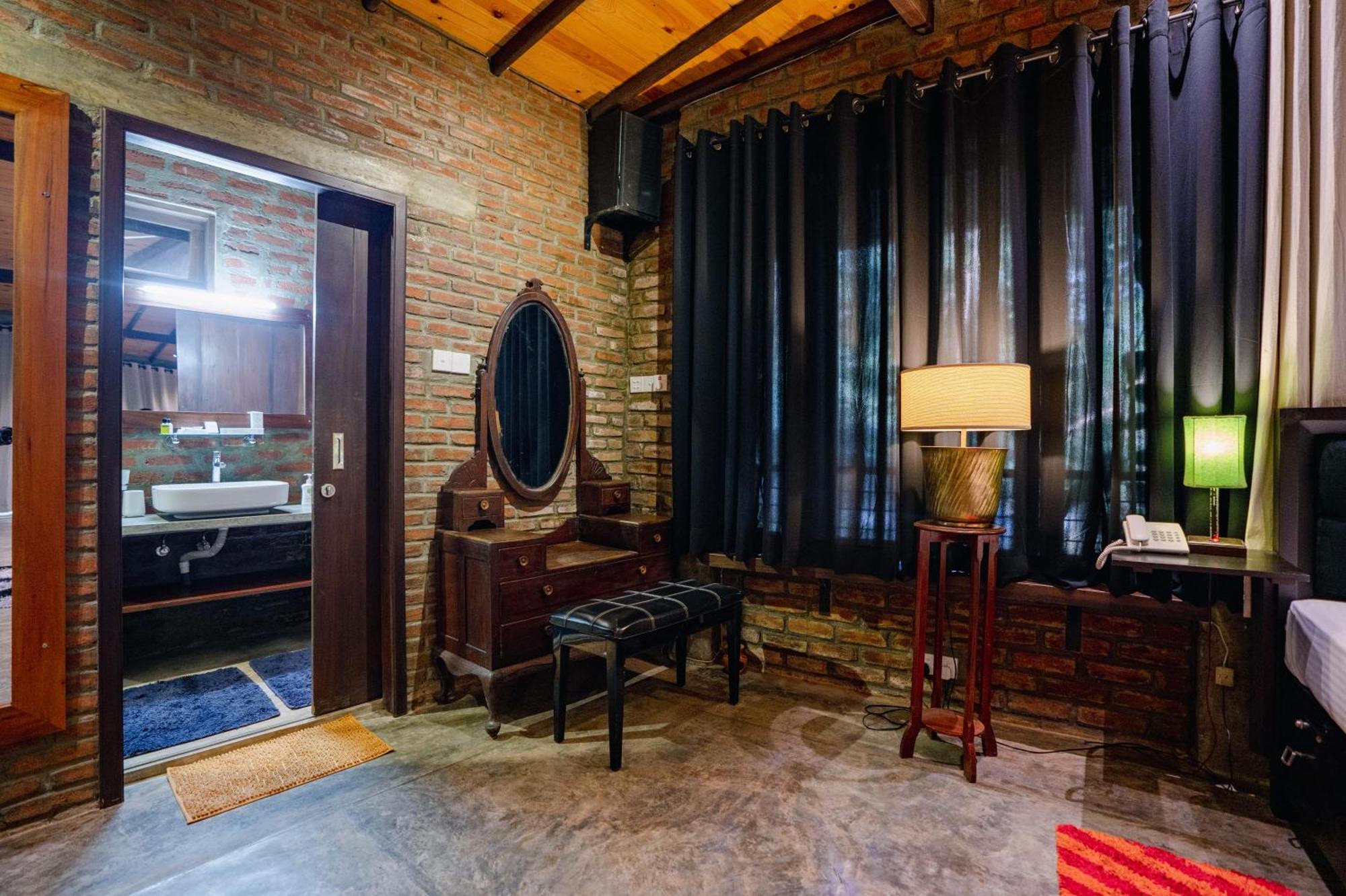 Aayu Hanthana Boutique Hotel Канді Екстер'єр фото